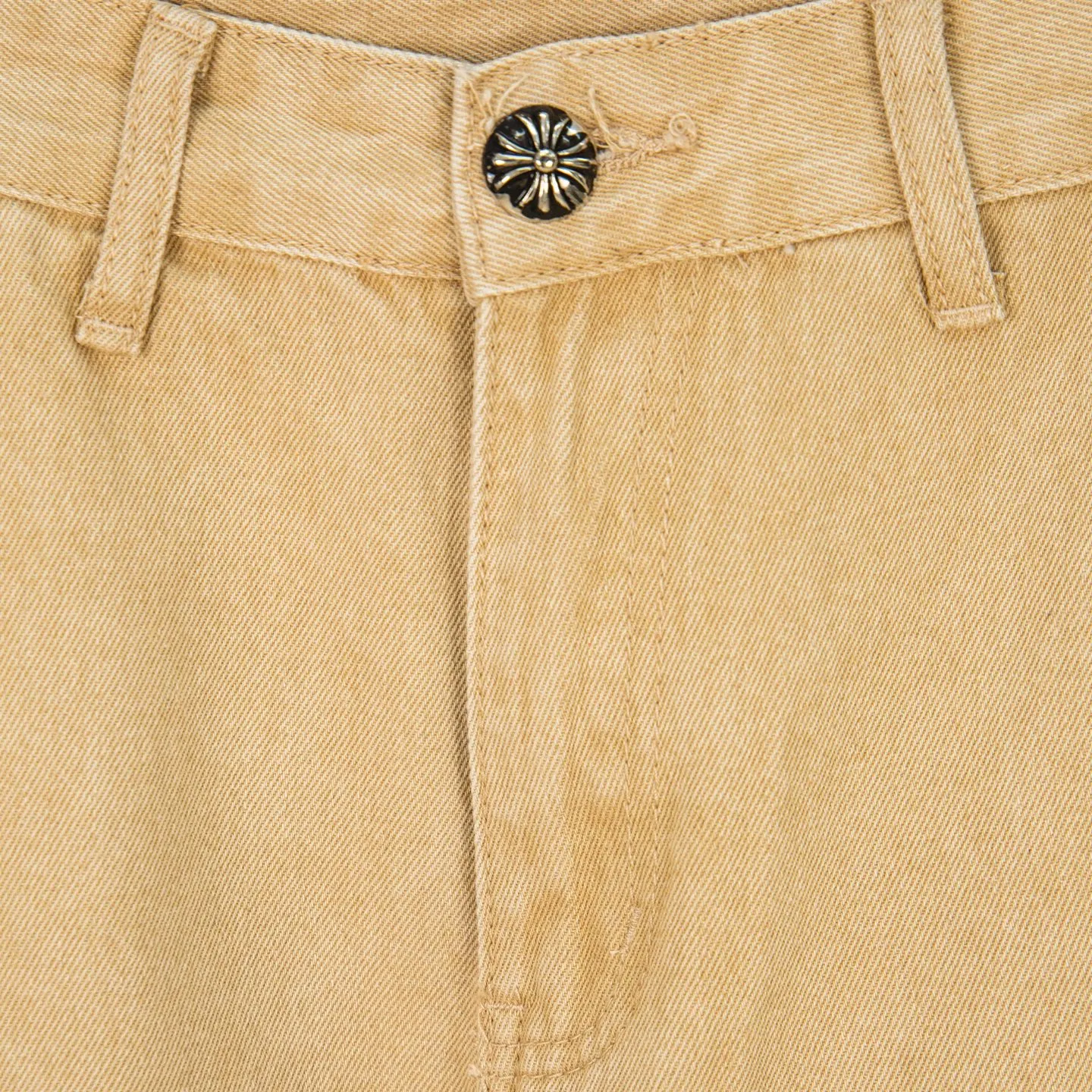 P280 Chrome Hearts khaki orange leopard print star couple jeans are a hot trend this season and are sought after by countless celebrities and fashionistas. The neat details of the cutting process add color to the playful fashion! The neat and meticulous design, and the well-fitting structure is unique. The upper body not only has outstanding recognition, but also looks younger and younger. A style with the ultimate wearing meaning and performance, gorgeous color matching, and the craftsmanship of this style is also extremely extraordinary. After the finished product is washed, it is disassembled and hand-made with sheepskin cross leather and then spliced ​​together to complete. The whole piece has too many craftsmanship to describe. It is decorated with patchwork cross flowers and high-waisted washed jeans! ! Absolutely high-end luxury product, a god-level single product, a super popular product, made with top heavy industry, a must-see magic weapon that can't be missed. Style number: 1828# Size: 30 32 34 36 Color: Khaki